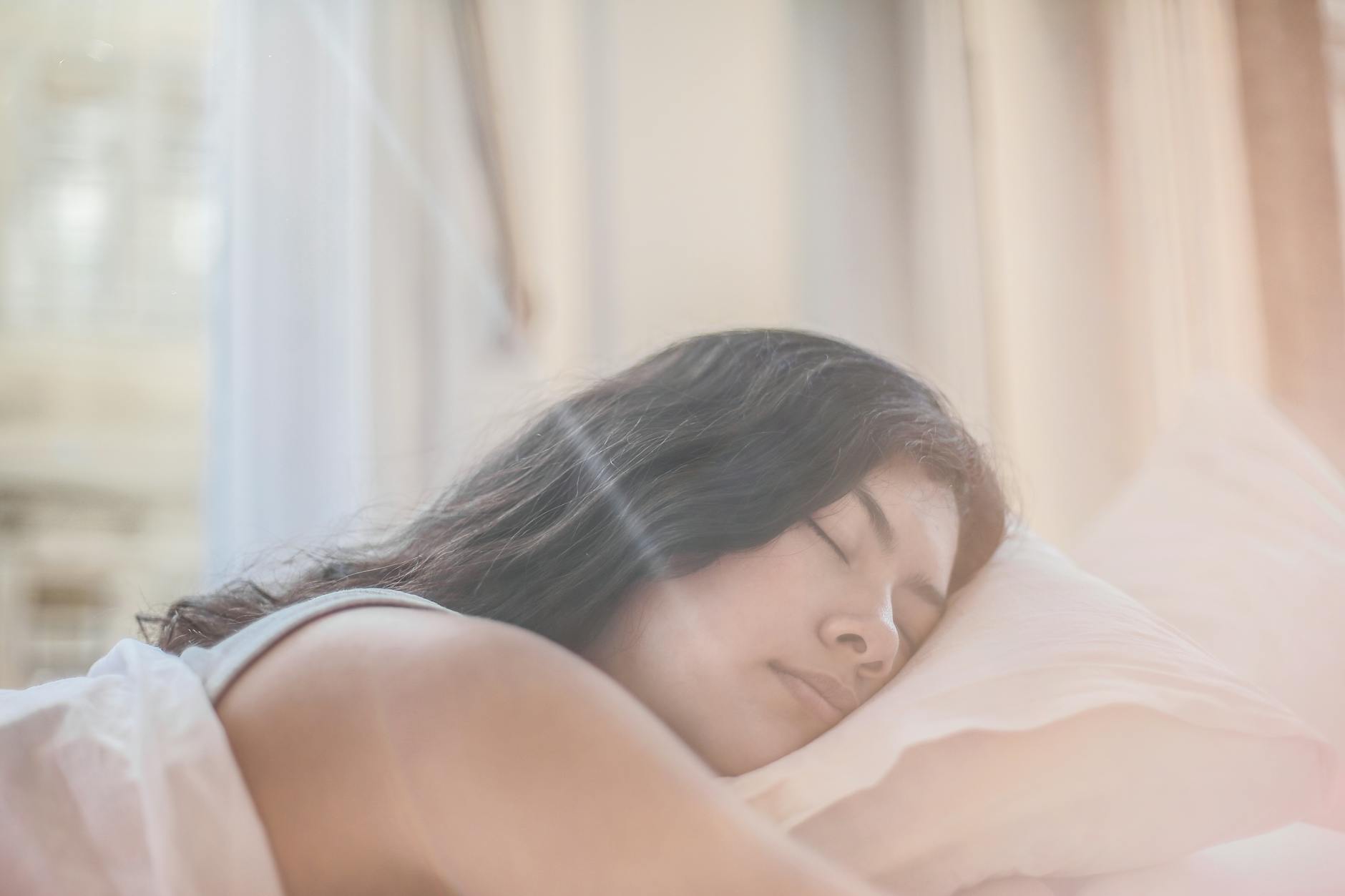 接触冷感パッドで夏の睡眠の質を上げる｜エアコン代も抑えられた