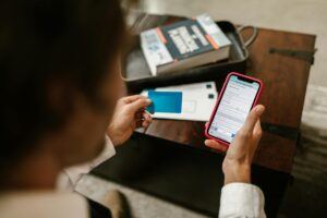 楽天証券+SBI証券の2口座運用|私の使い分け方を公開 - mobile banking app