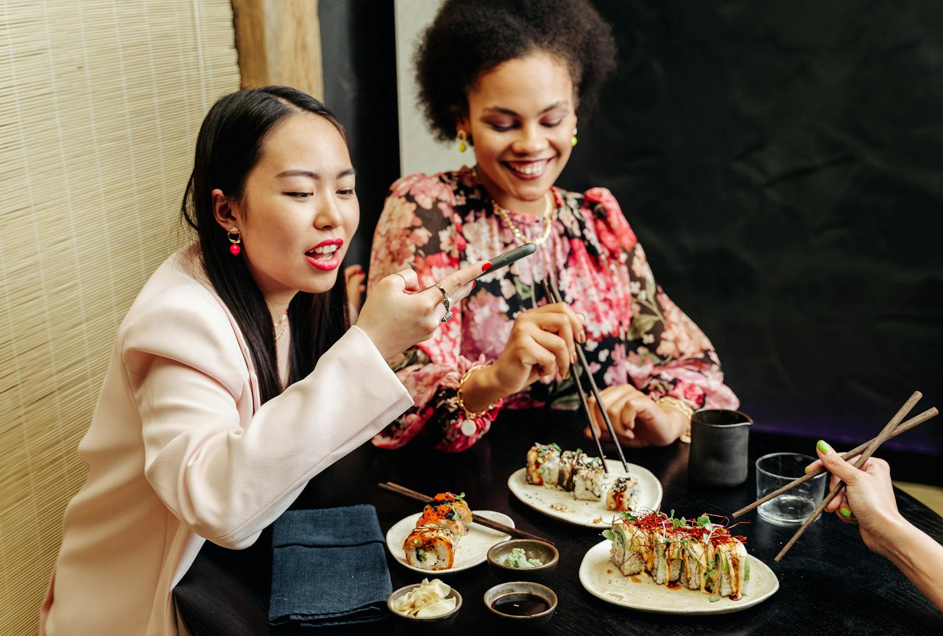 飲食店eGiftで友人を誘う|牛角と大戸屋の3,000円・500円使い分け - Japanese restaurant friends dinner