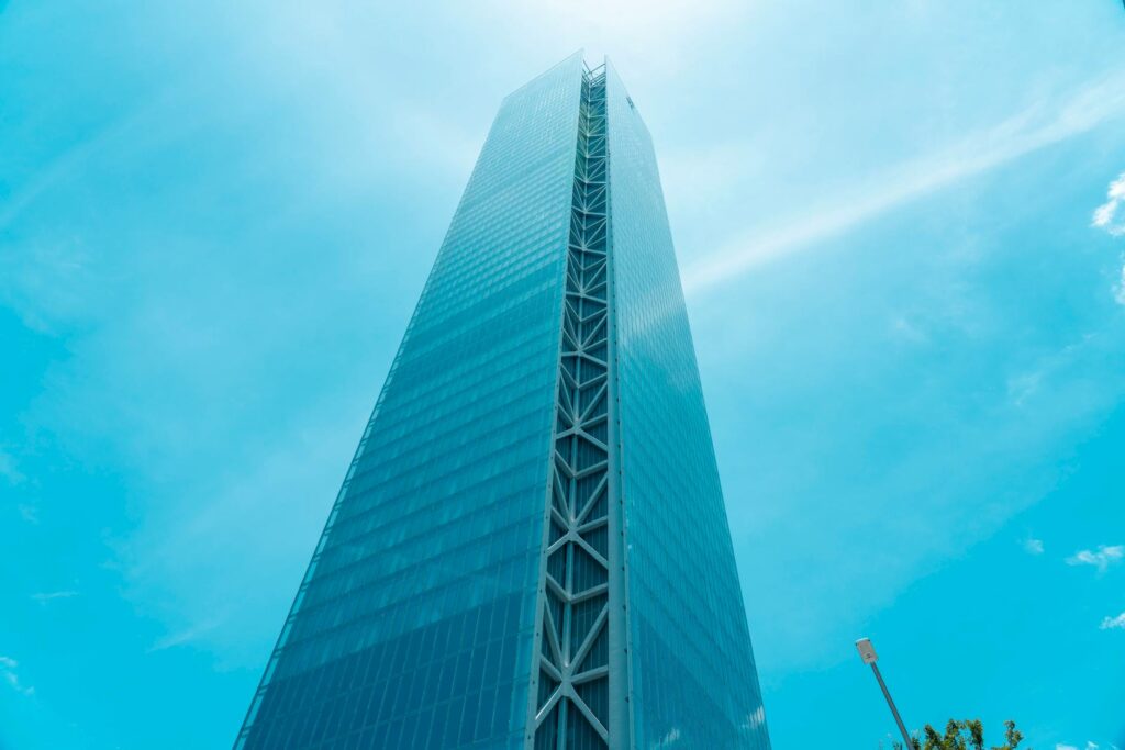 NASDAQ100を新NISAに「少しだけ」入れる理由 - tech building skyscraper