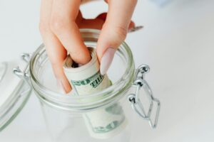 現金比率25%を維持する理由｜フルインベストしないという判断 - cash savings money