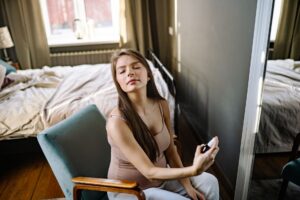 香りと暮らし｜眠りと気分を整える小さな工夫 - fragrance bedroom relax