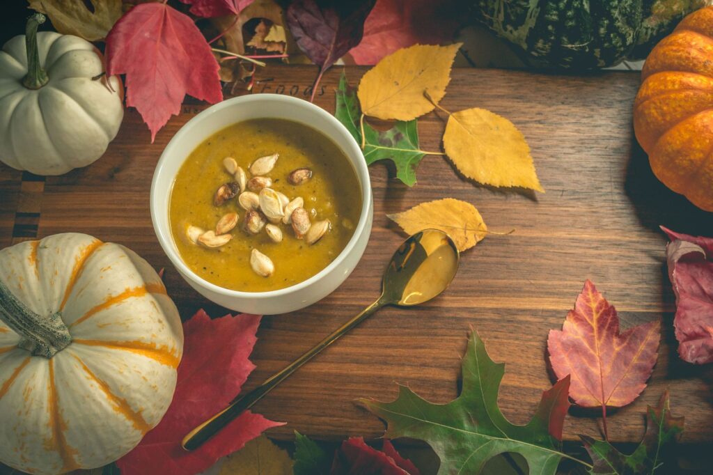 秋の温かい節約料理｜体も家計もうれしい献立の工夫 - autumn warm soup