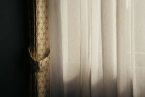遮光・遮熱カーテンで夏の暑さと電気代対策 - curtains window sunlight