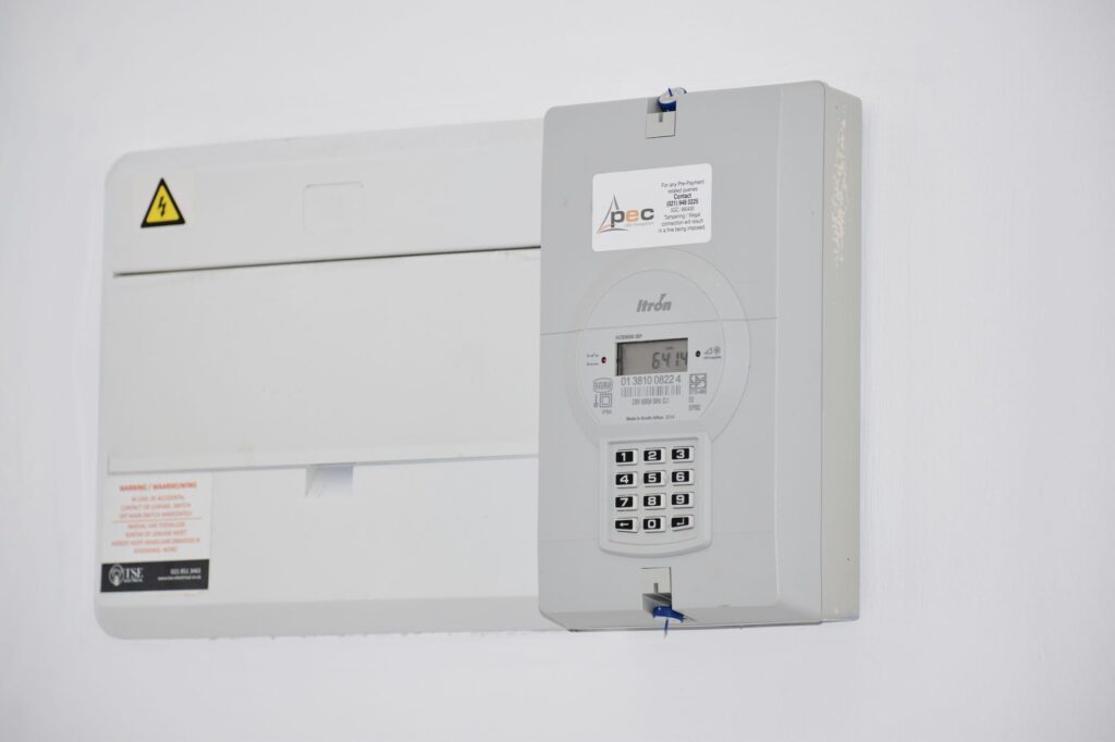 電気の基本料金を見直す｜契約アンペアと料金プランの基本 - electricity bill home