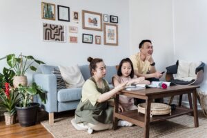 こたつ暮らしで節約と団らんを両立｜冬の暮らしの中心 - cozy kotatsu family