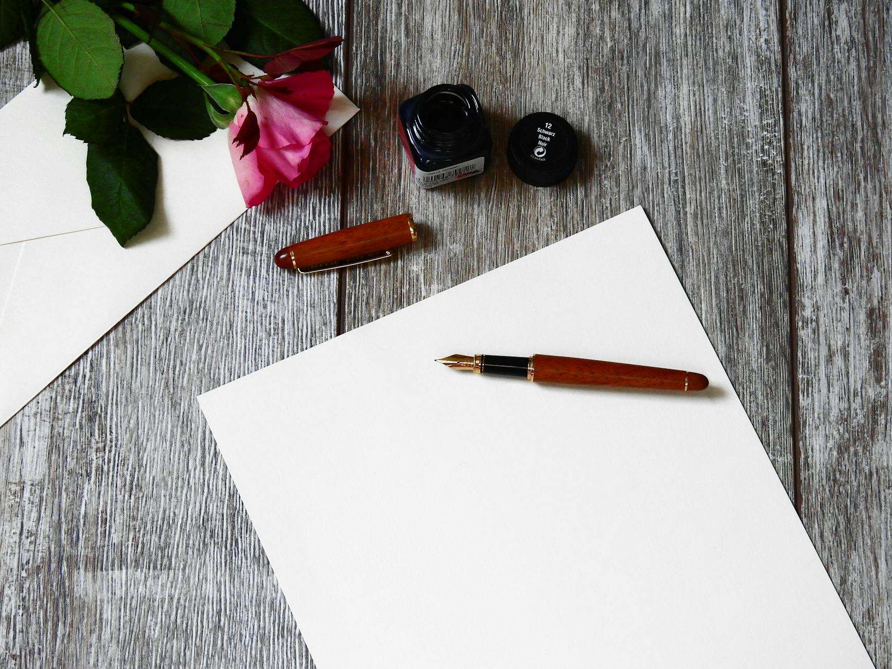 投資を始めた頃の自分への手紙｜今だから伝えたい3つのこと - writing letter desk