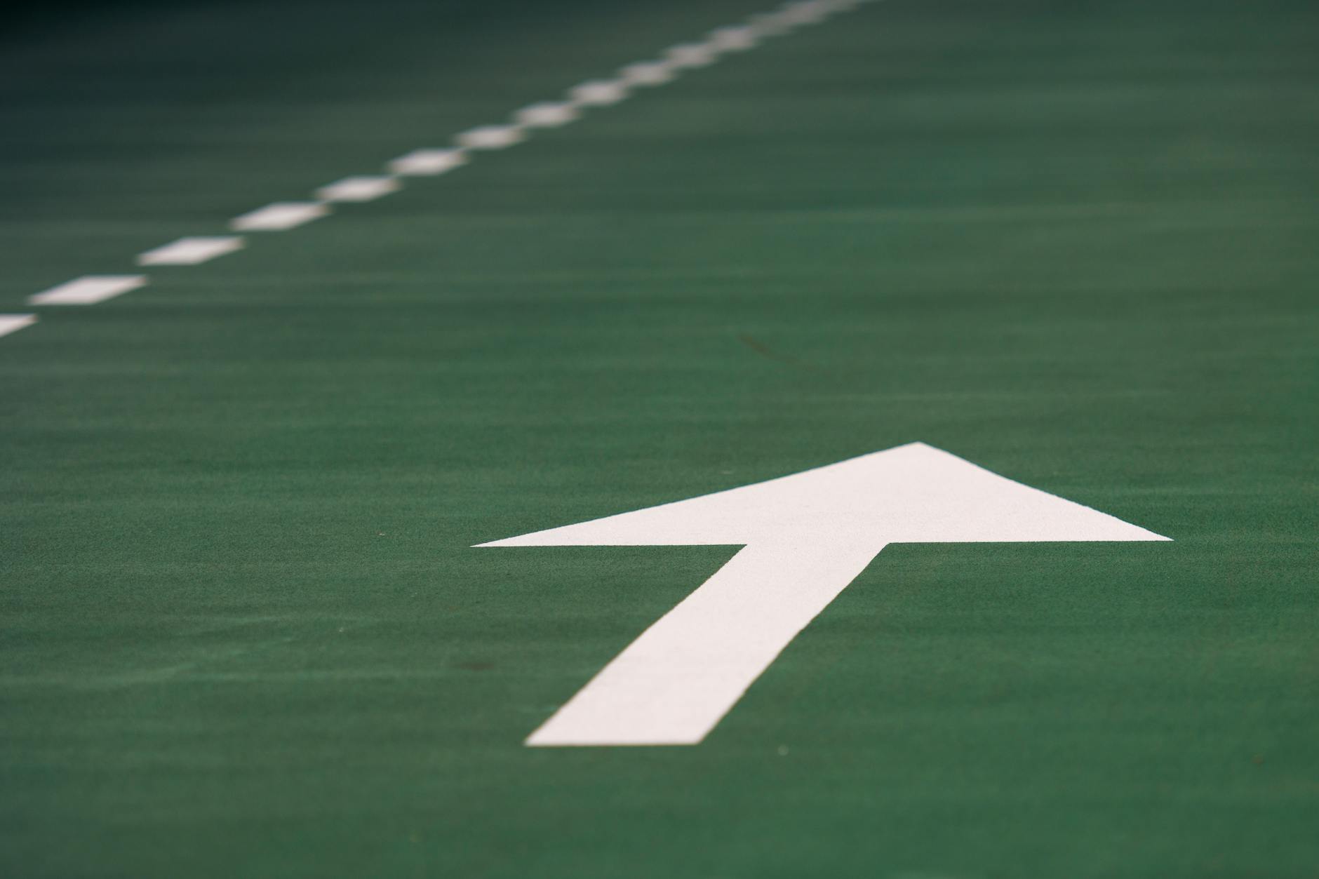 投資の成果を金額ではなく「続けられたか」で測る理由 - steady progress journey