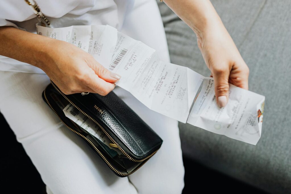 医療費控除の仕組みと対象になるもの｜会社員も使える節税 - medical expense receipt