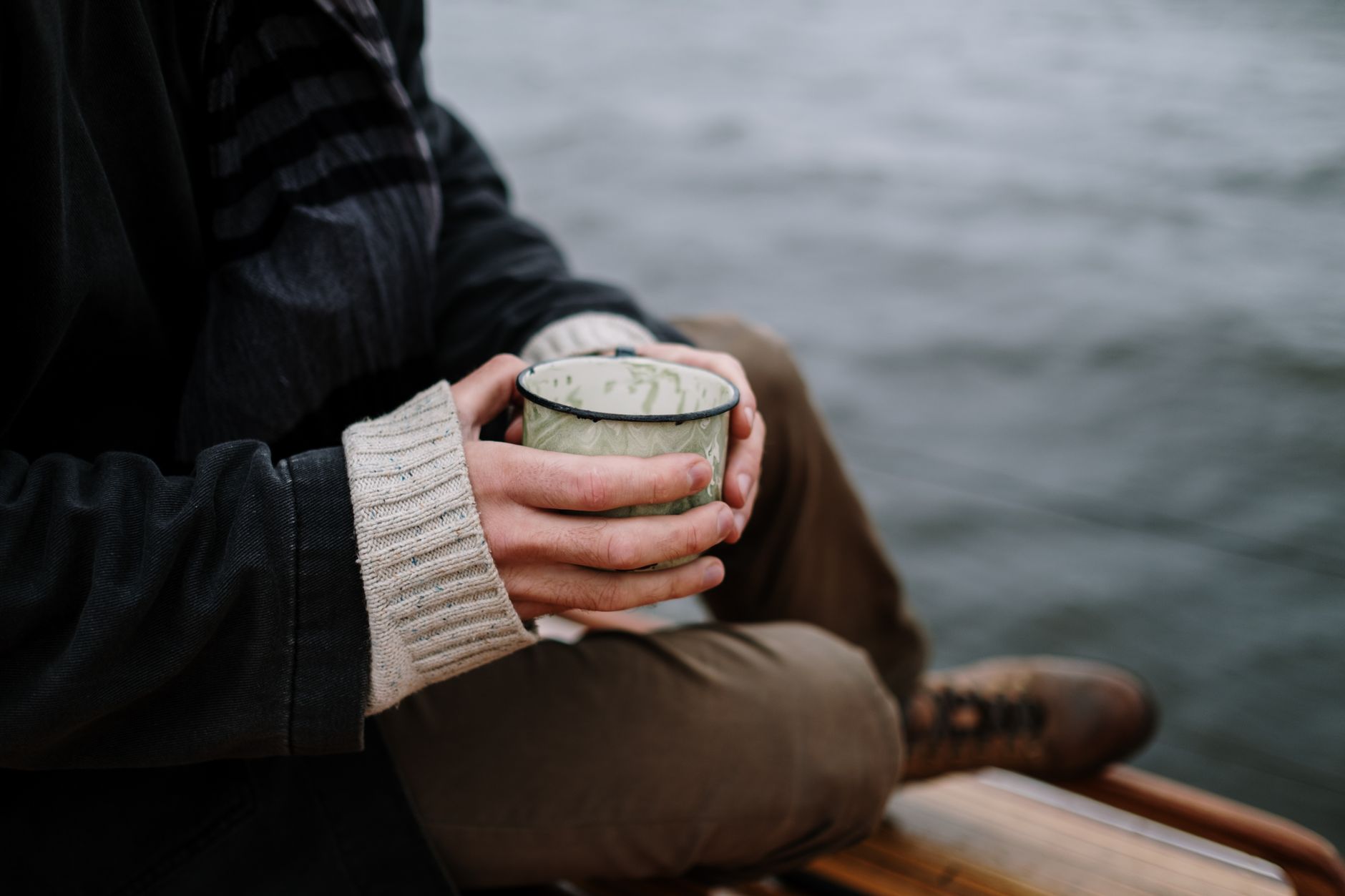 朝の白湯やお茶で一日を整える習慣｜手軽で健康的 - morning warm water cup