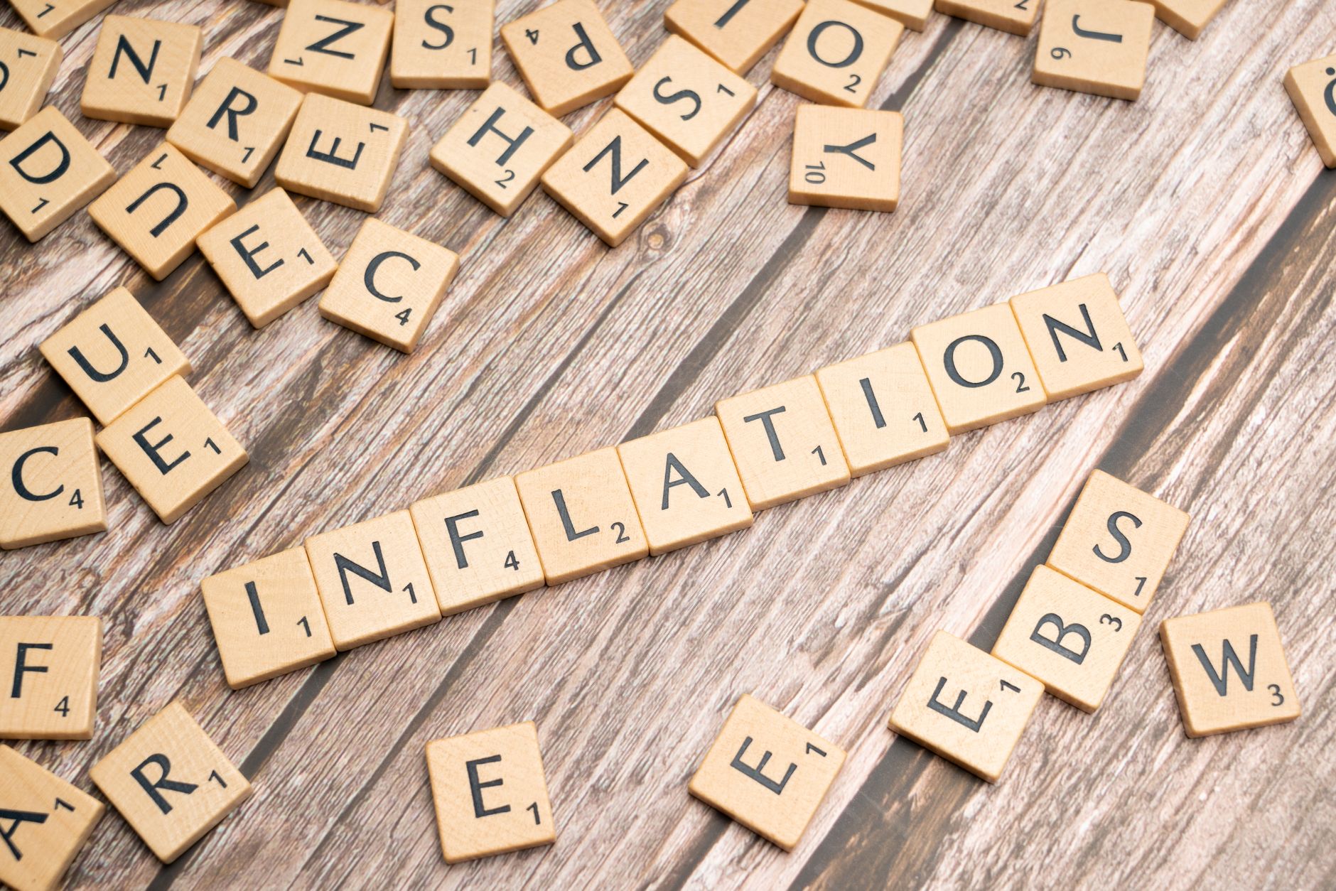 名目リターンと実質リターン｜インフレ調整後で考える - inflation adjusted return