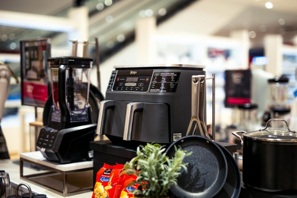 季節家電はオフシーズンに買う｜計画的な買い替えで安く - home appliances shopping