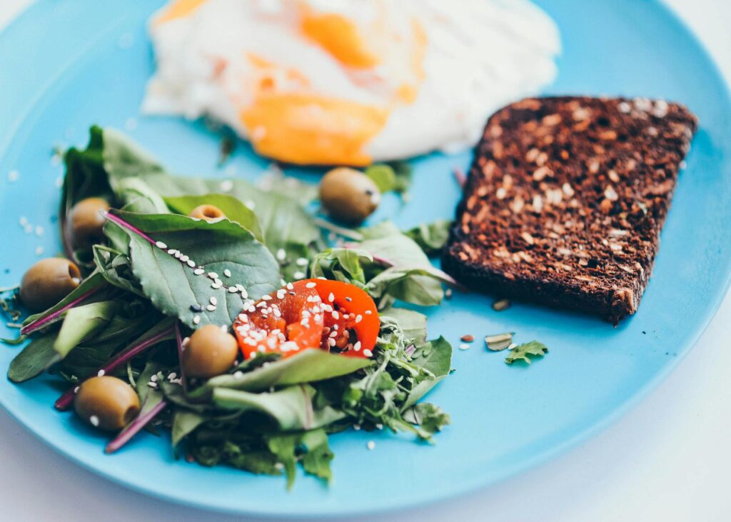 在宅勤務の昼食を簡単・健康にする｜手間をかけずに栄養を摂る - simple healthy lunch
