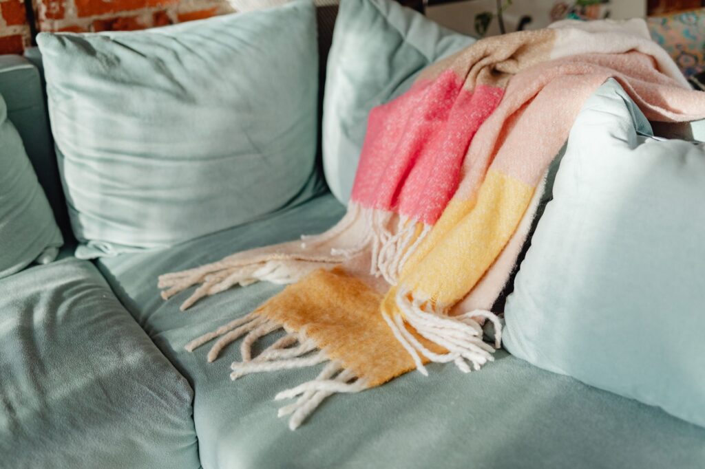 こたつ布団で冬の暖房代を抑える｜部分暖房という選択 - kotatsu blanket warm