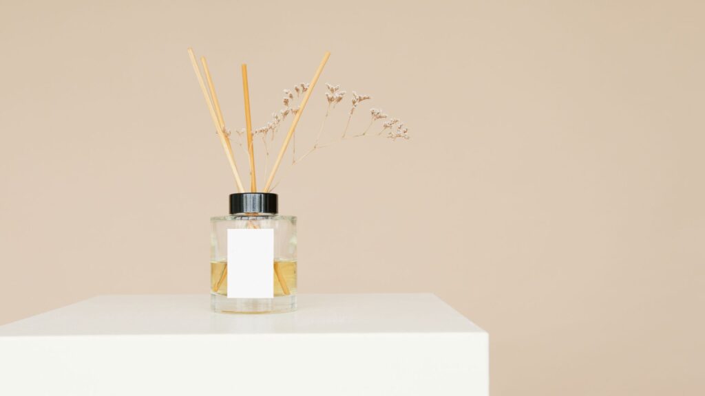 アロマディフューザーで暮らしを整える｜香りの力で気分を変える - aroma diffuser room