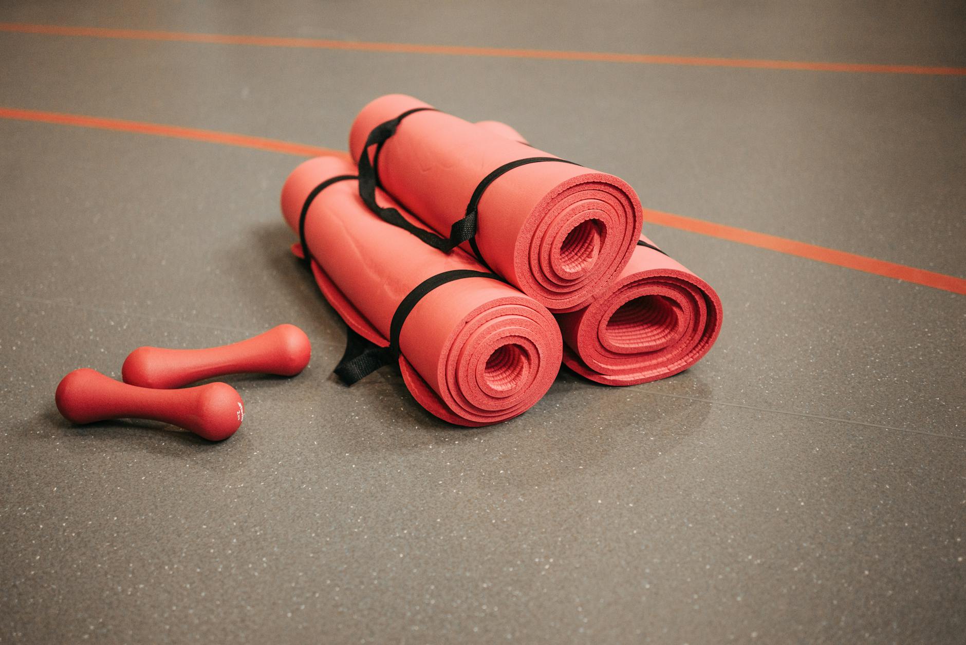 ヨガマット1枚で在宅運動が習慣になった話｜場所も費用も最小 - yoga mat home workout