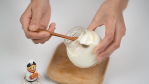 ヨーグルトメーカーで手作りヨーグルト｜続けるほどお得 - homemade yogurt maker