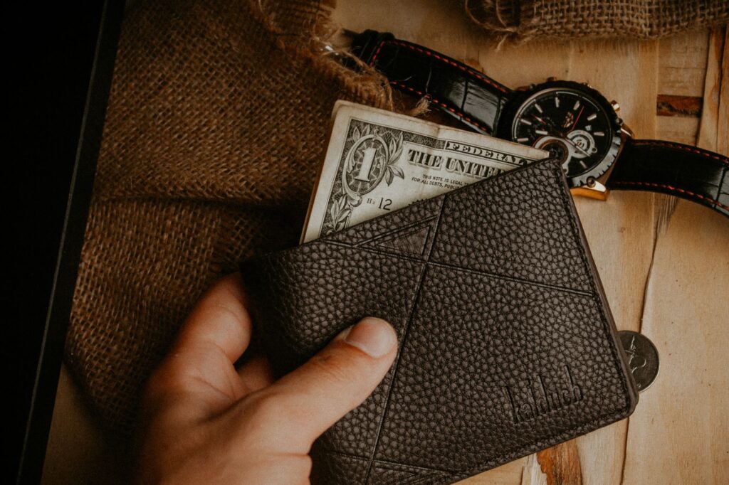 お金の「使う力」も育てる｜貯めて増やすだけではない - spending money wisely