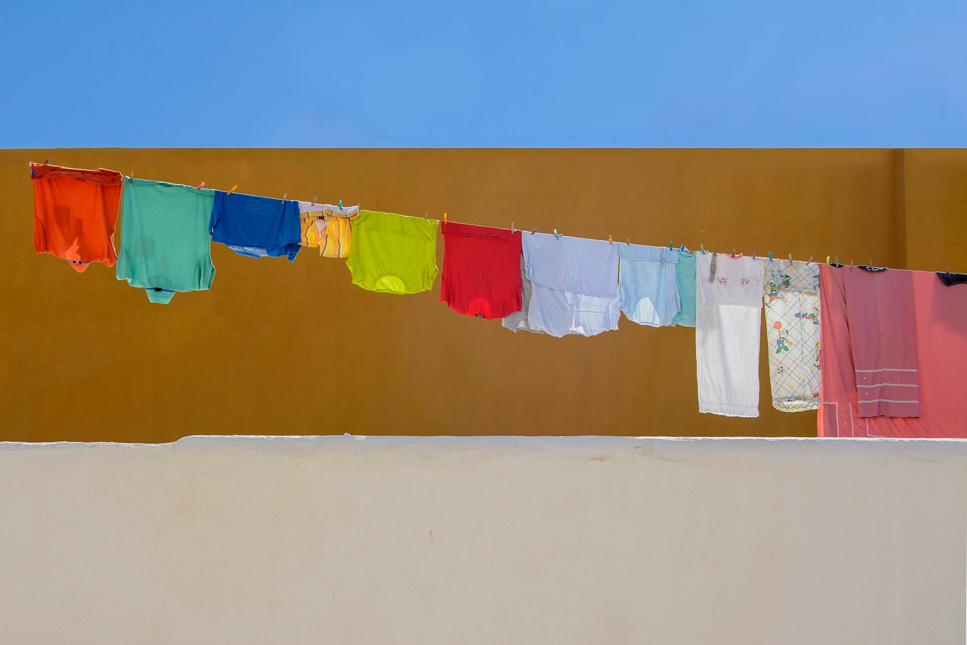 汗をかく夏の衣類ケア｜清潔に保って長く着るための工夫 - summer laundry clothes