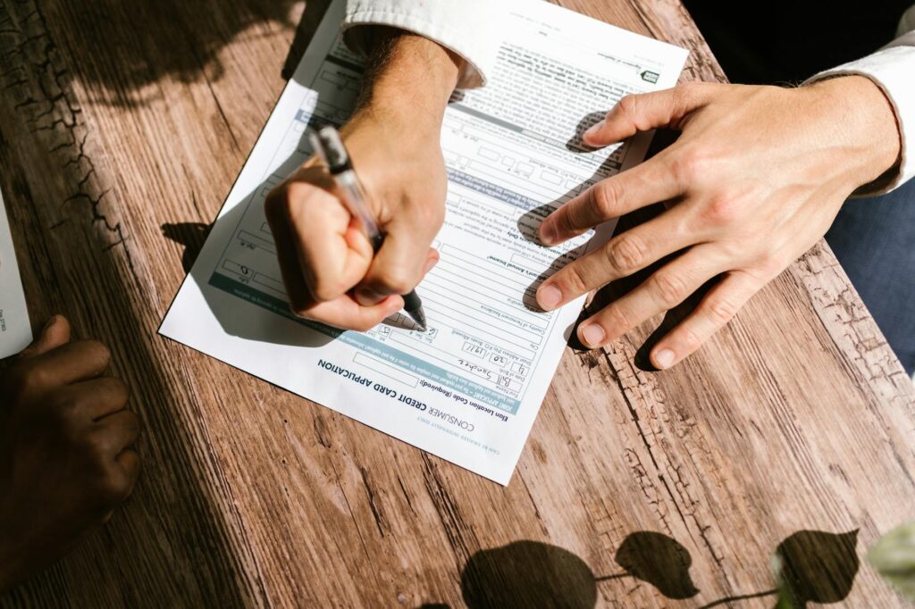 特定口座の源泉徴収あり・なしの違い｜会社員はどちらを選ぶ - brokerage account form